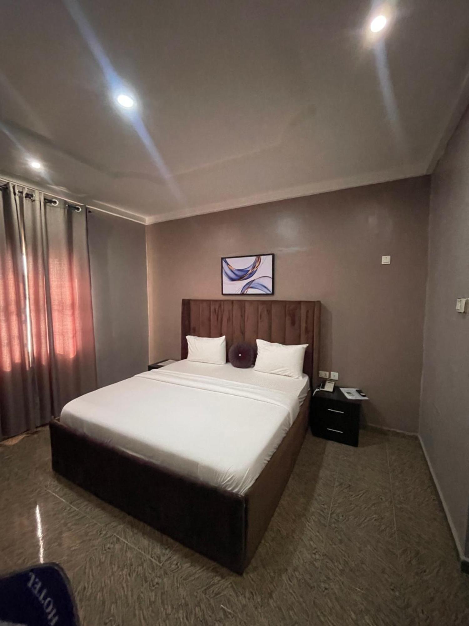 Nexus Xpress Hotel Αμπούζα Εξωτερικό φωτογραφία