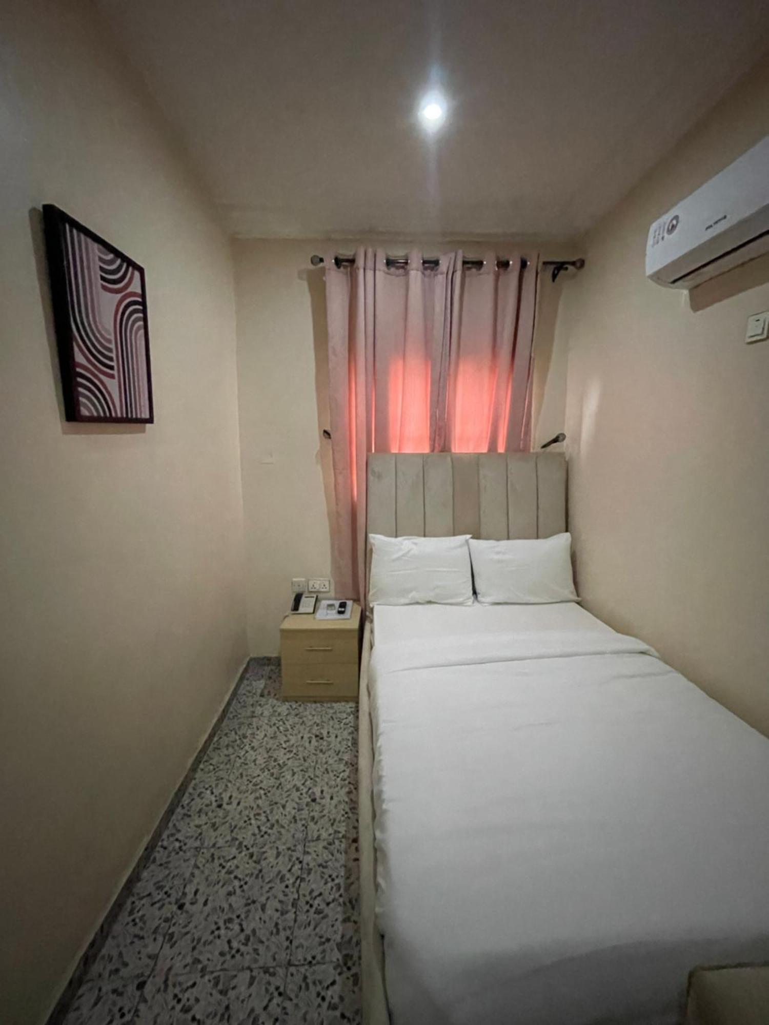 Nexus Xpress Hotel Αμπούζα Εξωτερικό φωτογραφία