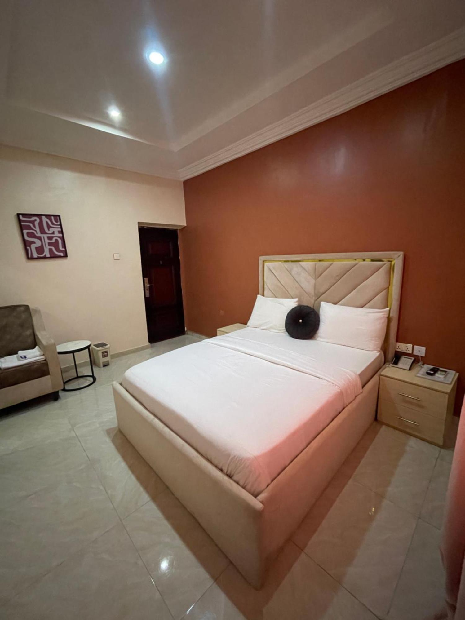 Nexus Xpress Hotel Αμπούζα Εξωτερικό φωτογραφία