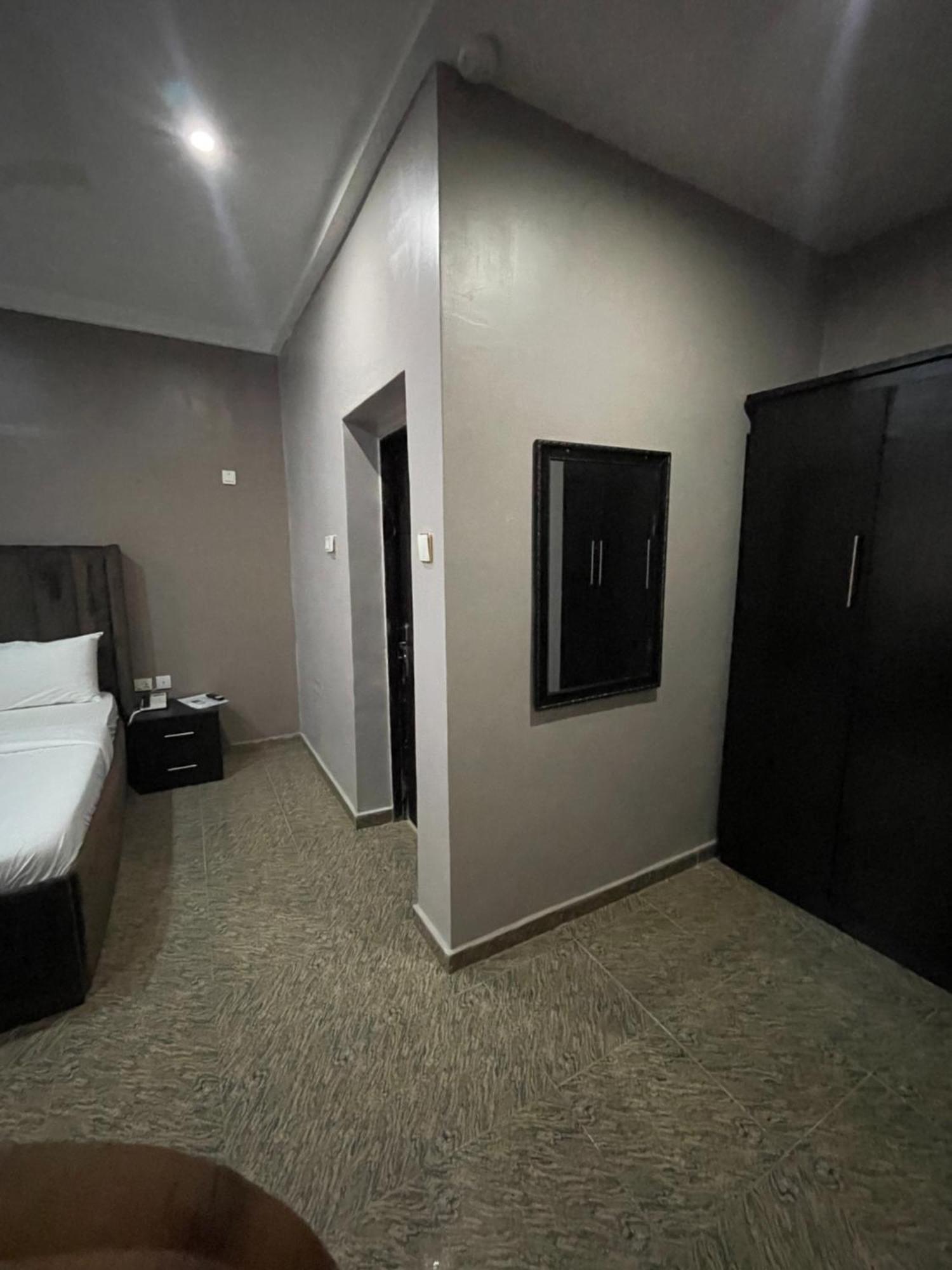 Nexus Xpress Hotel Αμπούζα Εξωτερικό φωτογραφία