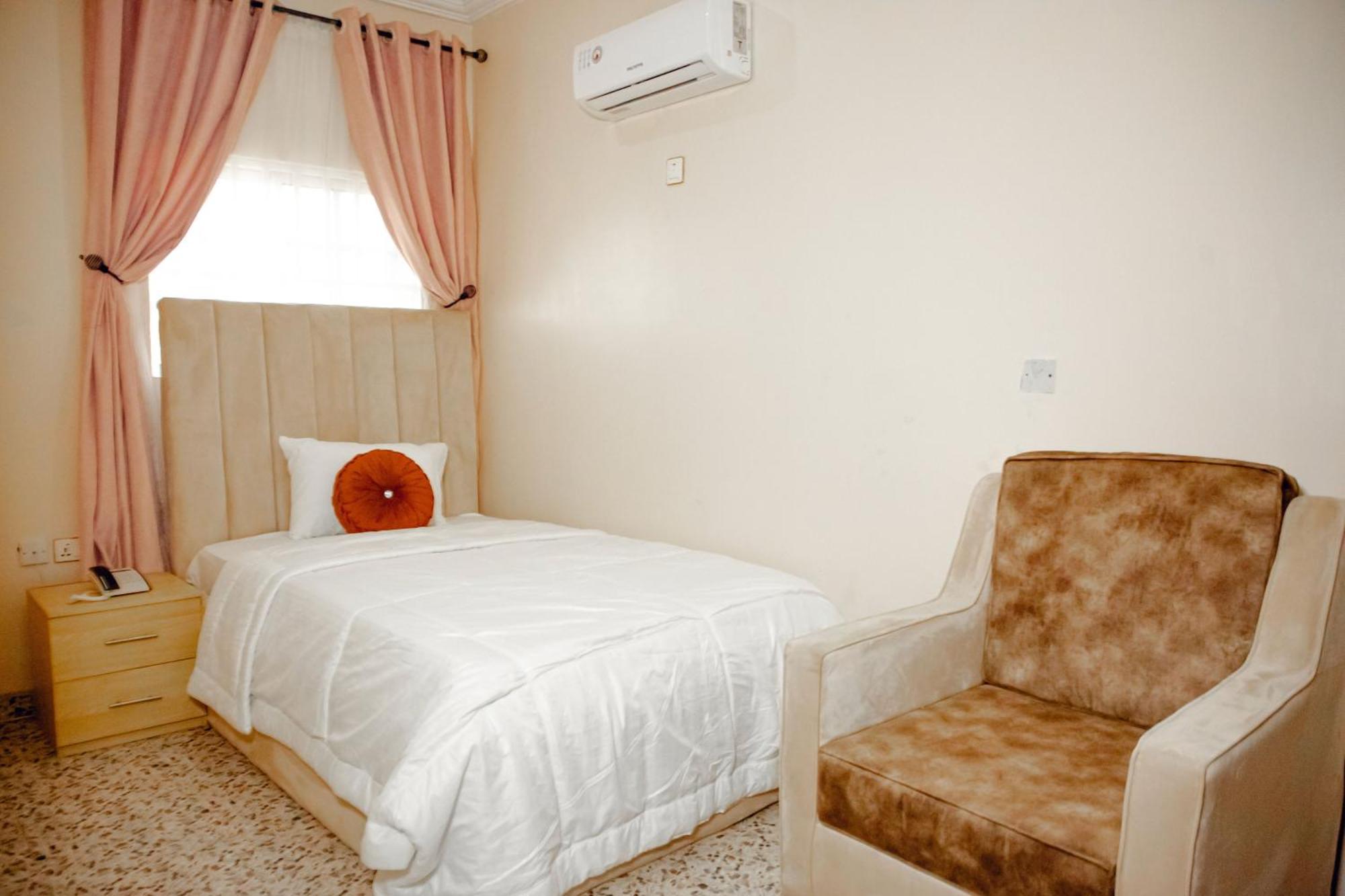 Nexus Xpress Hotel Αμπούζα Εξωτερικό φωτογραφία